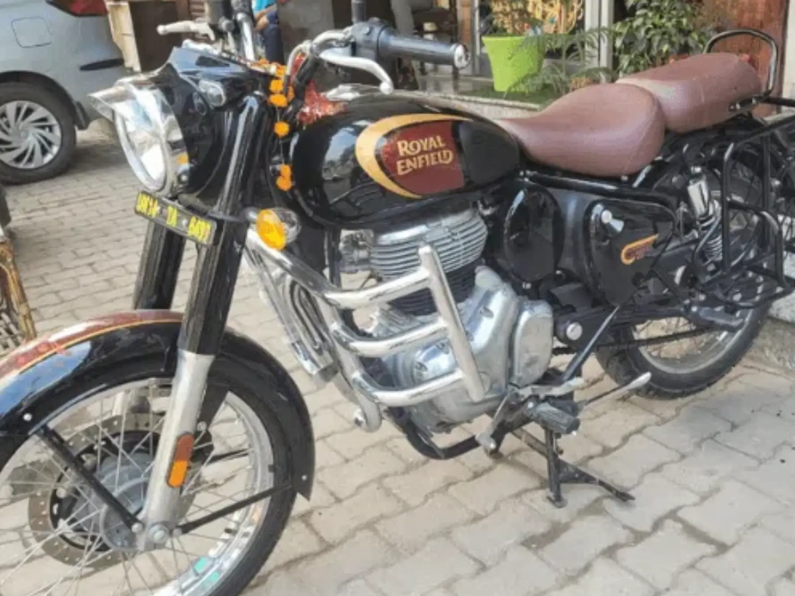 Royal Enfield Classic 350cc Rebron bike on rent in Rishikesh
